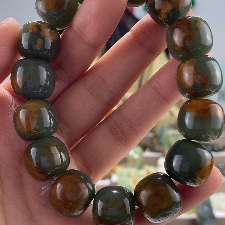 透闪石质玉手链未镶嵌国*