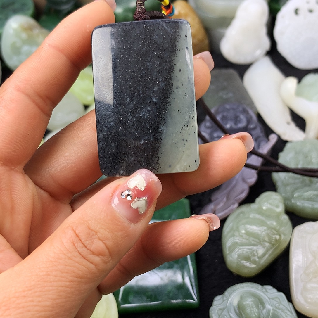 厶***，和田玉（糖玉）未镶嵌珠宝半成品