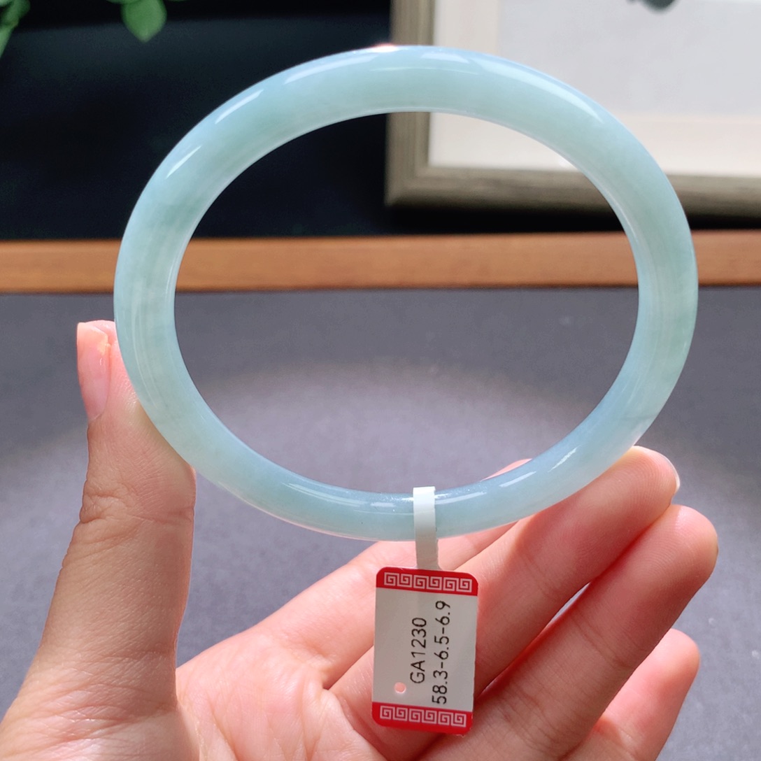 翡翠手镯未镶嵌天然翡翠手镯