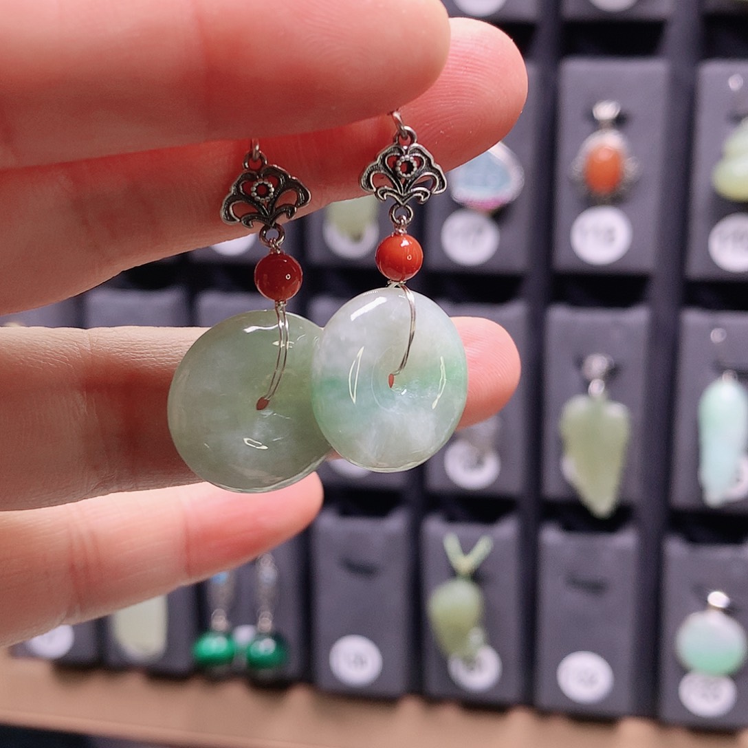 翡翠银S925镶嵌耳饰精美