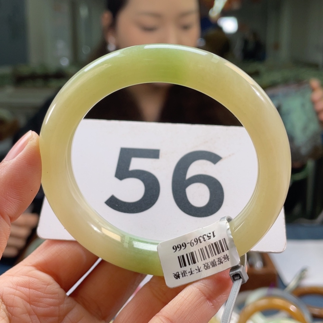 未镶嵌手镯和田玉微瑕