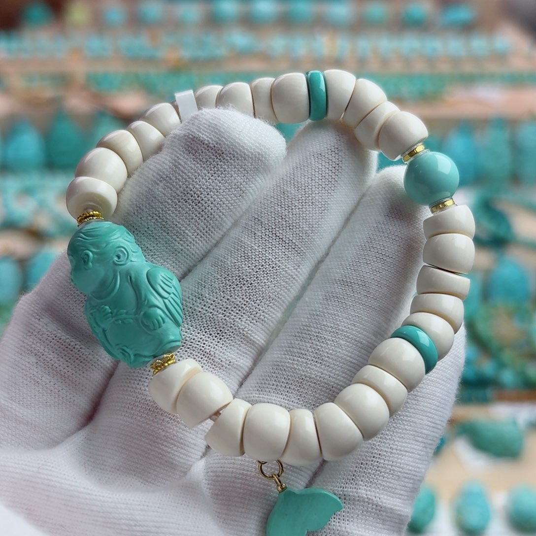 绿松石未镶嵌珠宝奇石