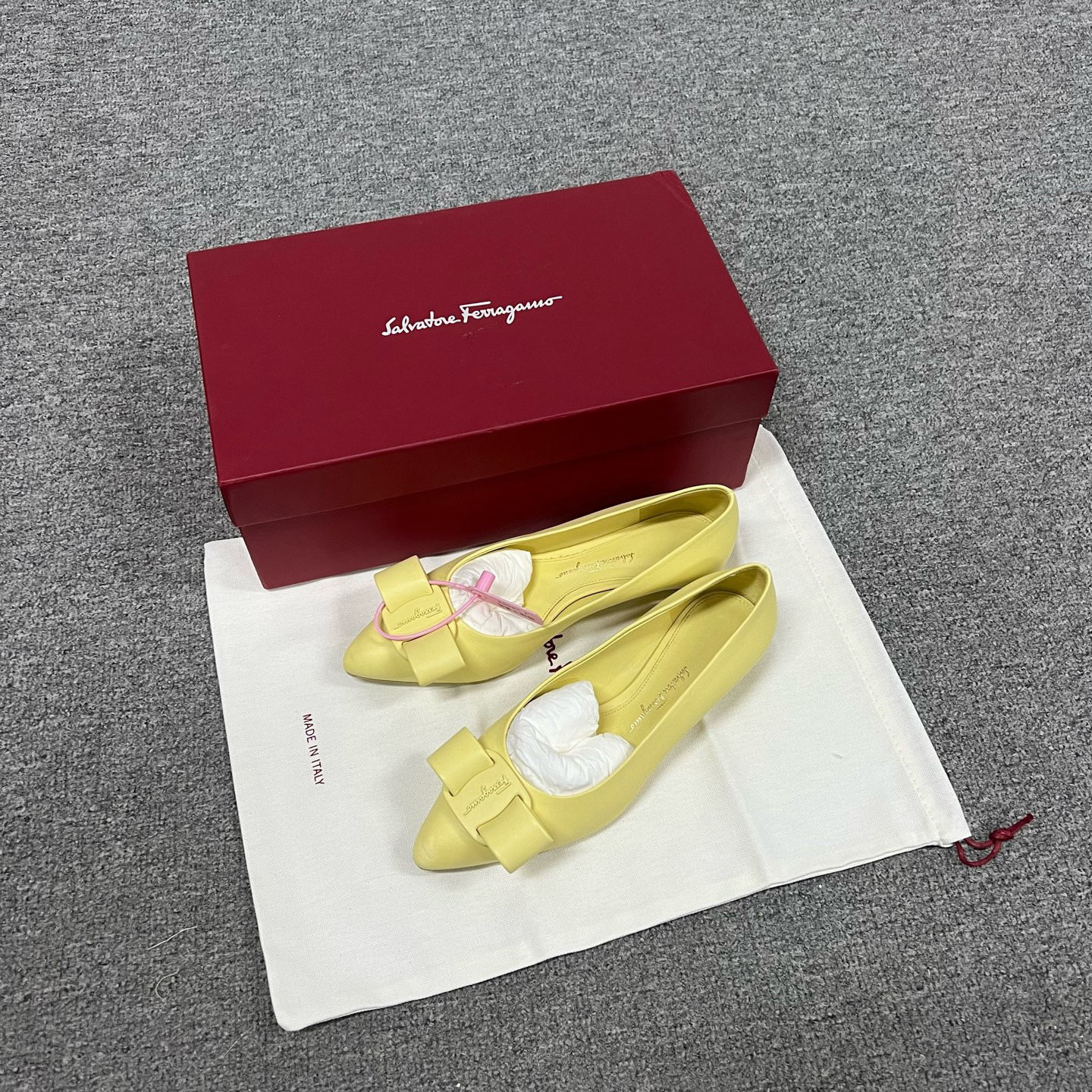 99新 AMIPARIS 菲拉格慕黄色尖头皮鞋4.5码