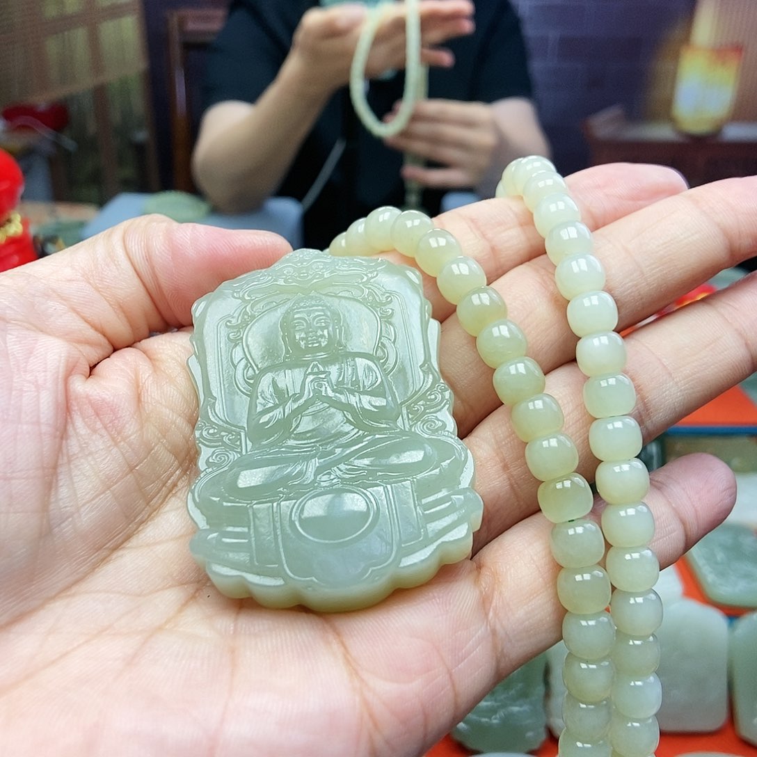 和田玉未镶嵌颈饰心**好