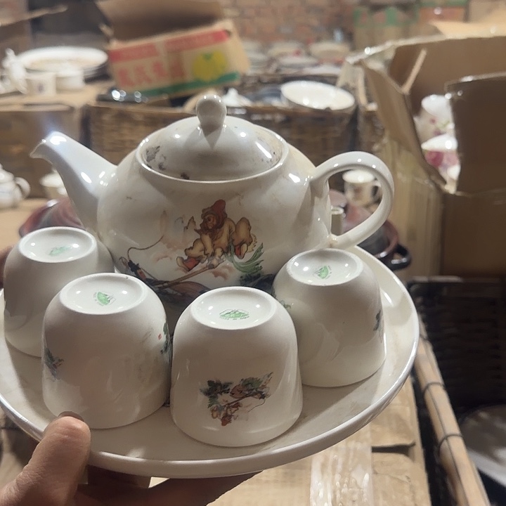 库存微瑕三打白骨精茶壶一套容量1000