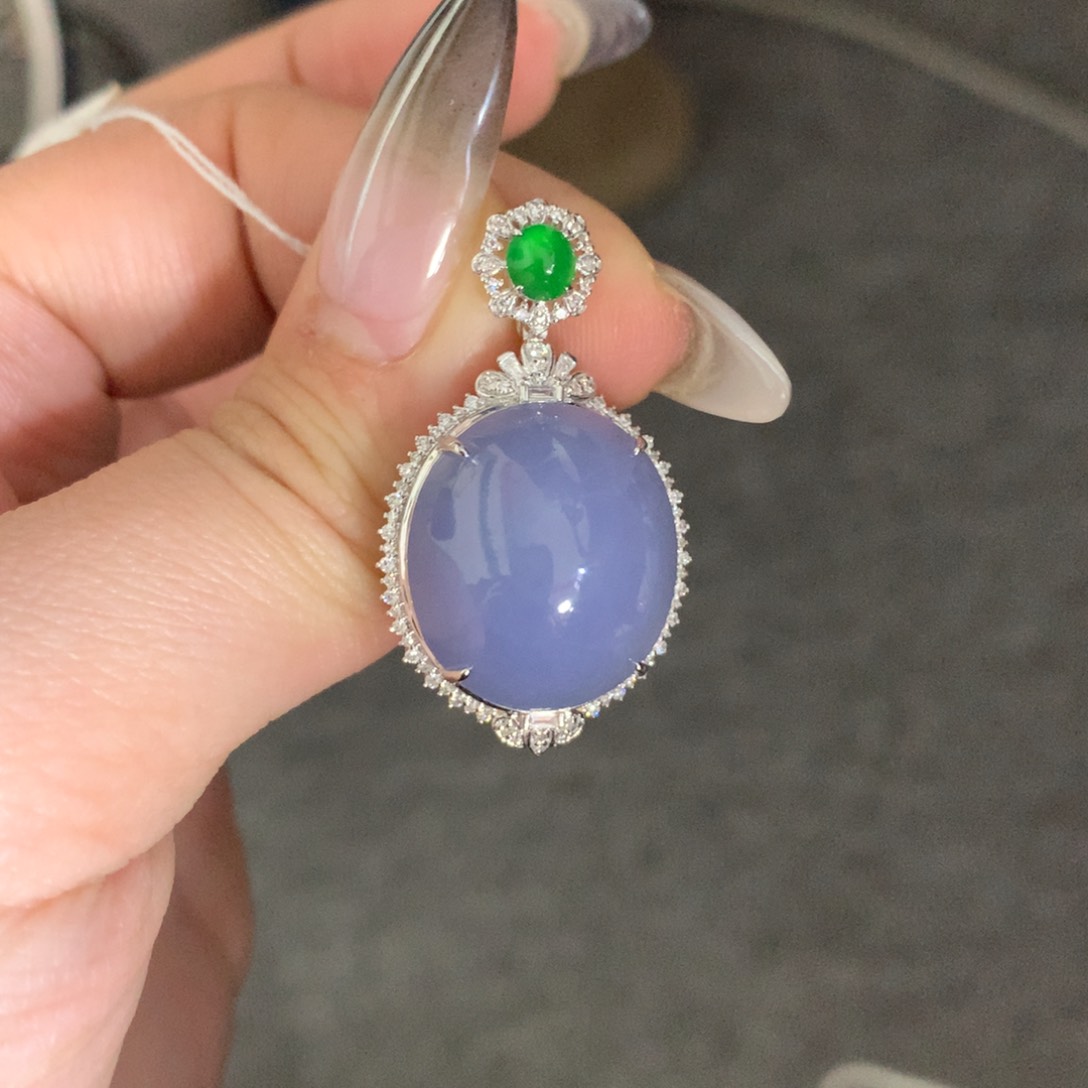 翡翠颈饰18K金镶嵌翡翠