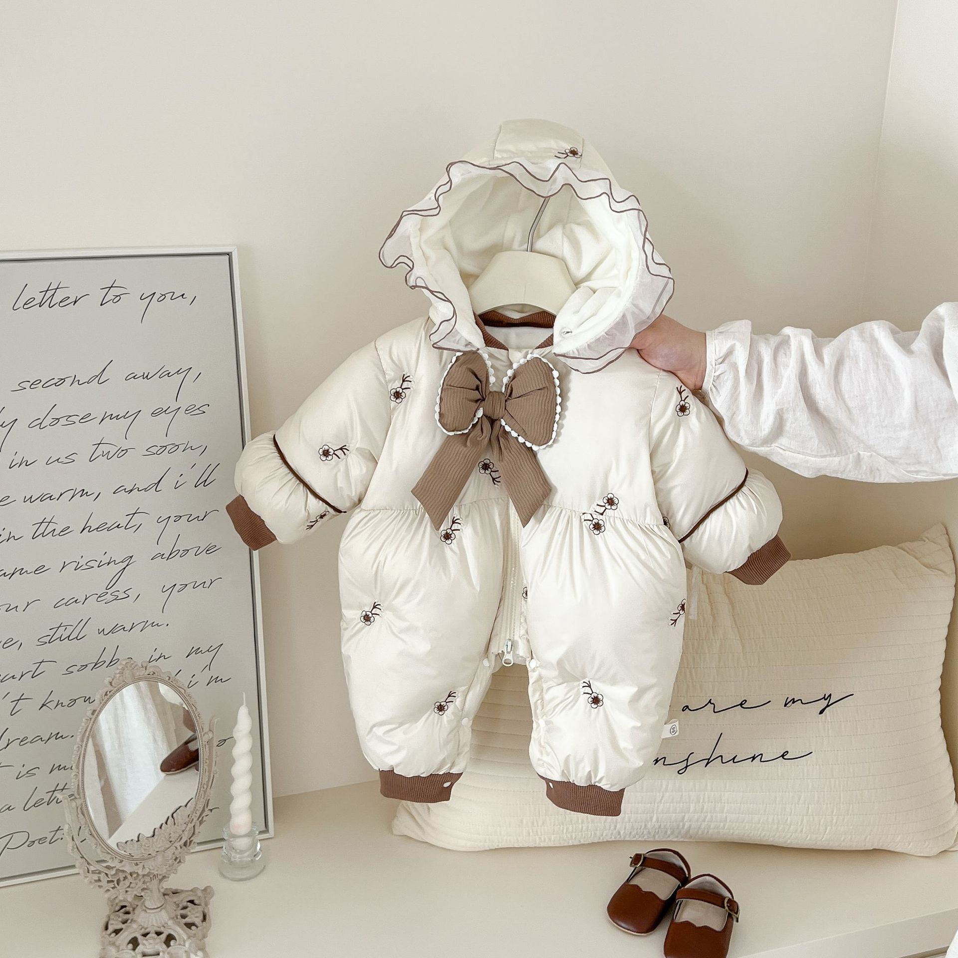 加绒超萌夹棉哈衣0-2岁宝宝韩国童装女保暖婴儿绣花连体衣潮