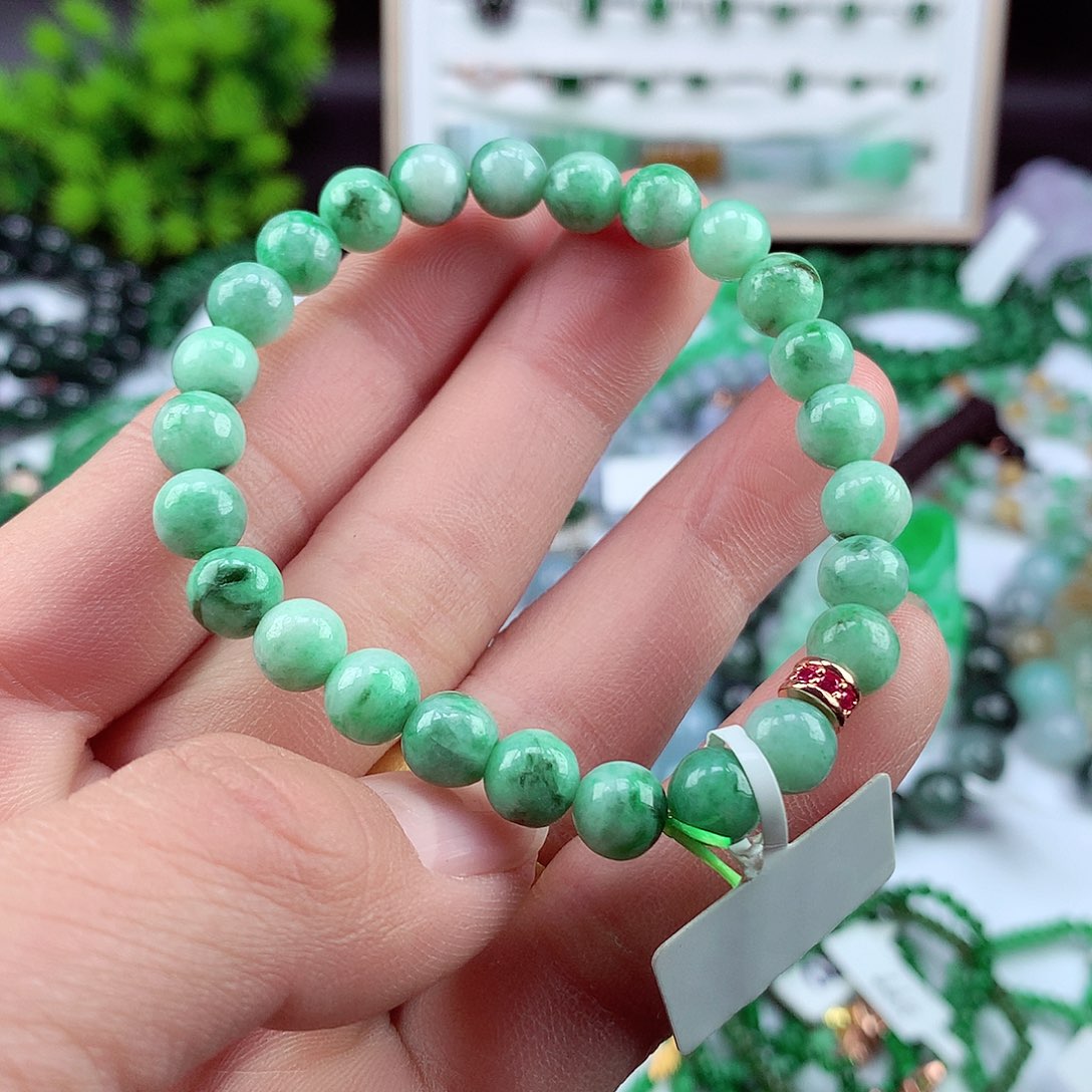 翡翠颈饰未镶嵌手串