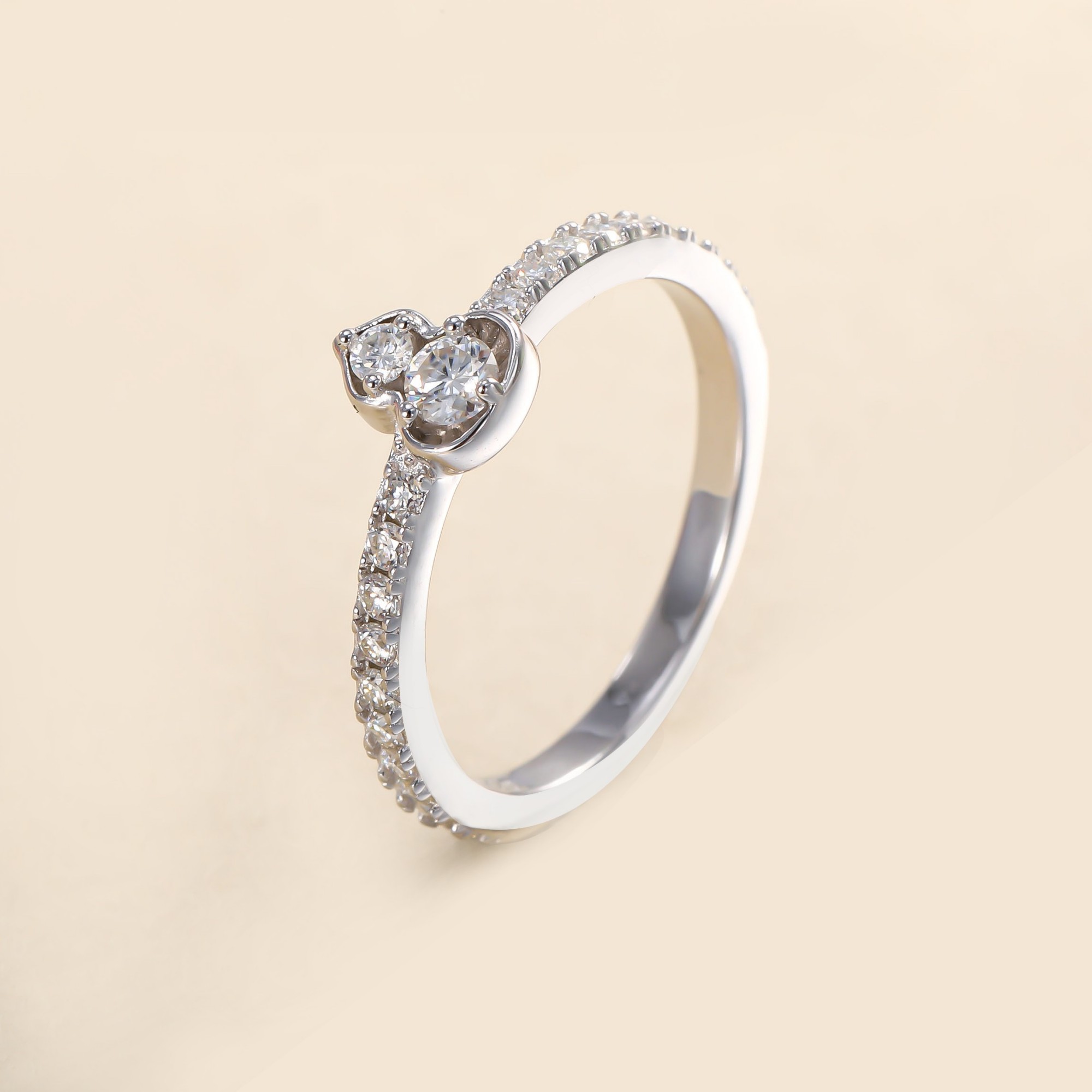 925银莫桑石戒指 木木（M476）纯银全莫桑满镶葫芦闭口戒