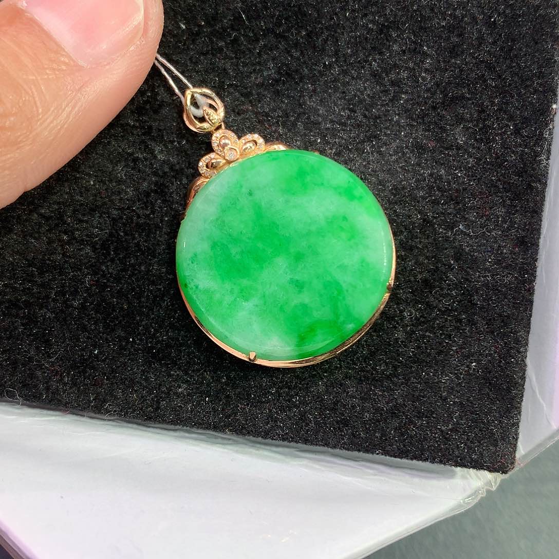 翡翠吊坠(赠链)18K金镶嵌