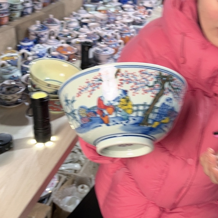 瓷片////直径20厘米。绿。