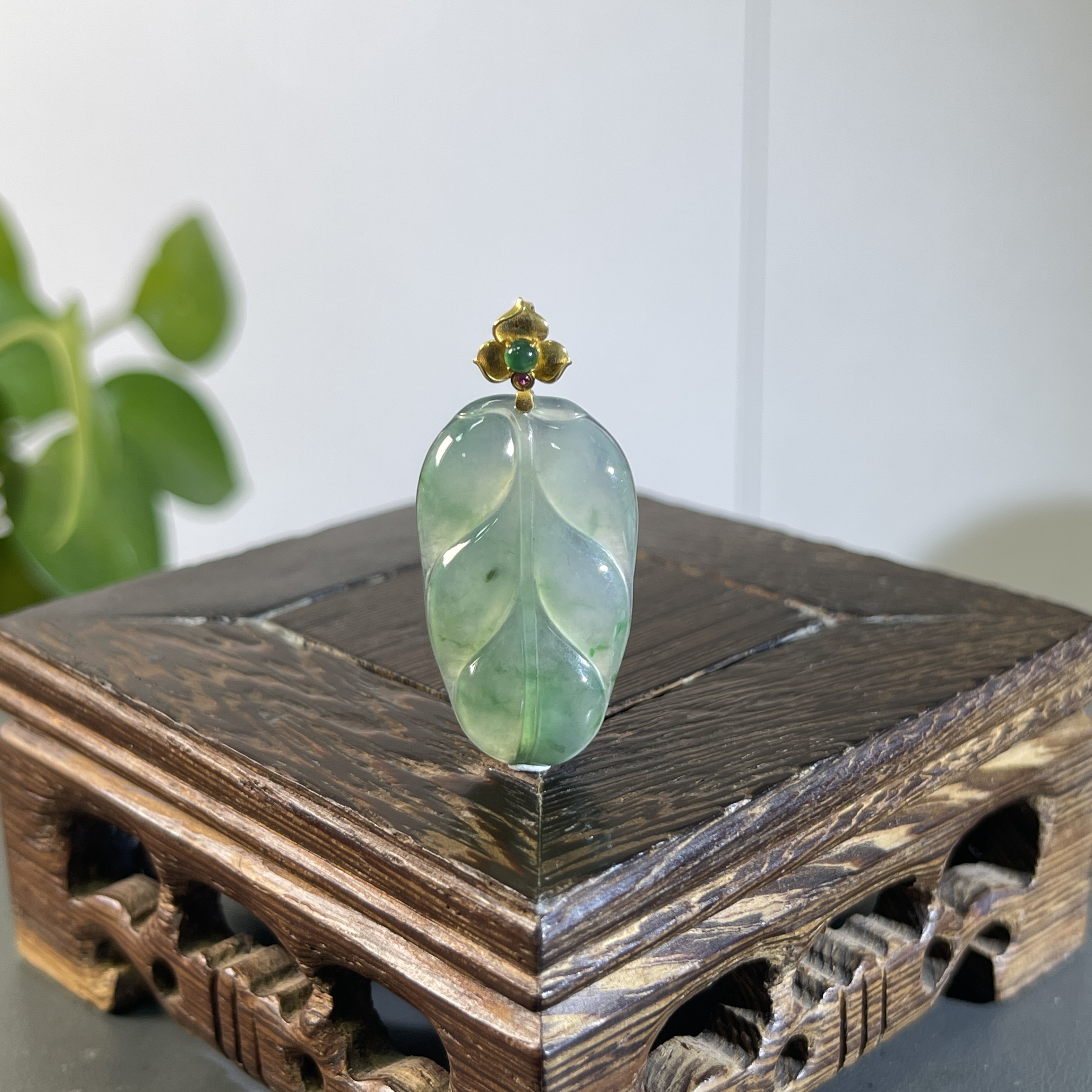 JXA04-99 天然缅甸A货翡翠  18K扣头金枝玉叶