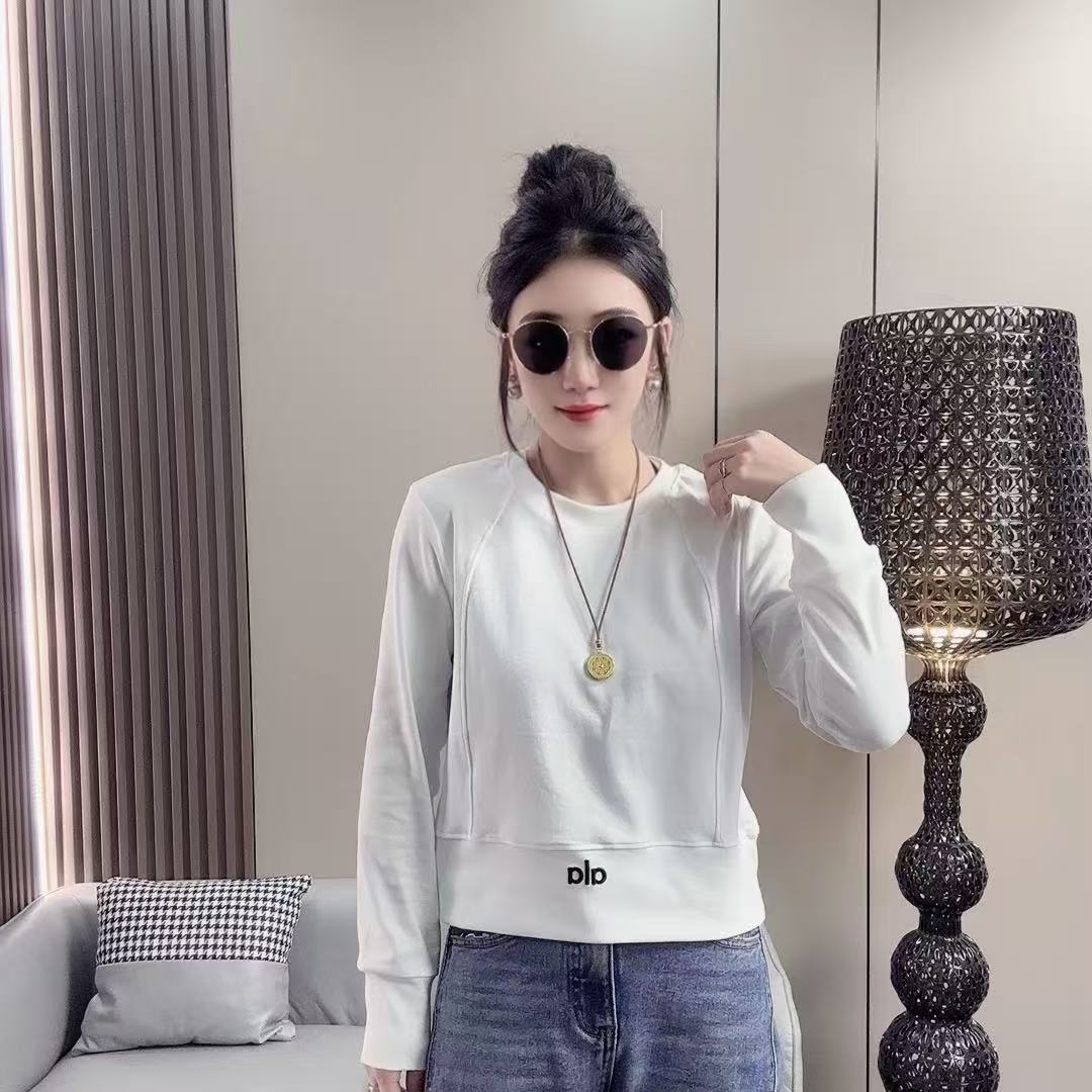 【菲麦】2025新款时尚显瘦字母短款百搭长袖打底衫11611#时尚