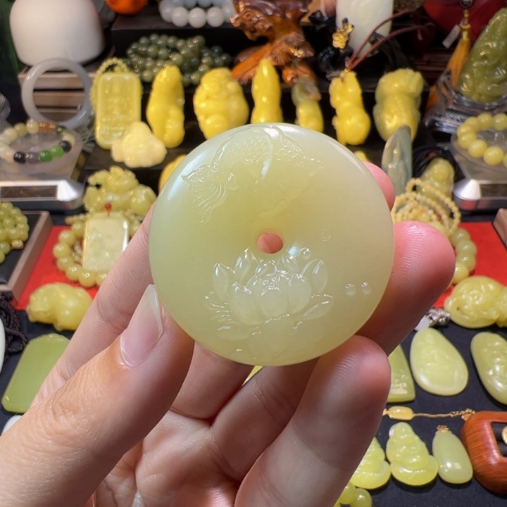 和田玉（黄玉）未镶嵌颈饰