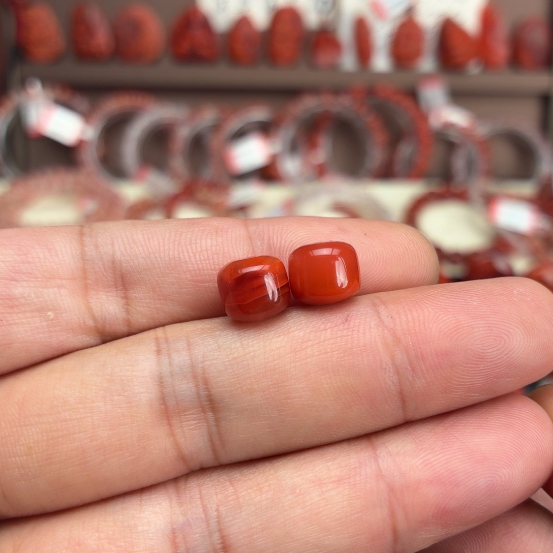 用***8南红玛瑙未镶嵌颈饰一对老型9+