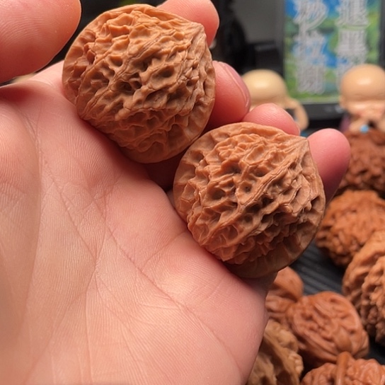 L***Y手串/手链核桃秦岭文玩核桃基地