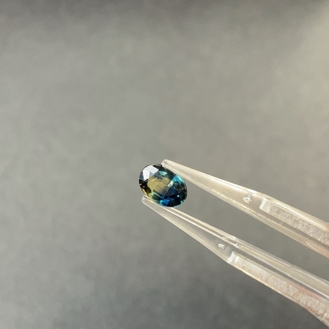 蓝宝石裸石未镶嵌