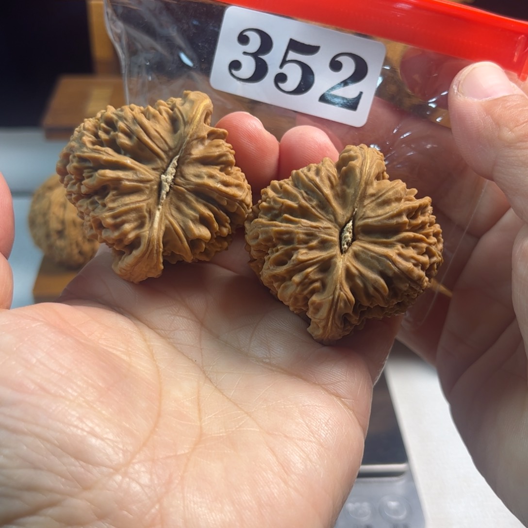 吊坠文玩核桃利三角将44