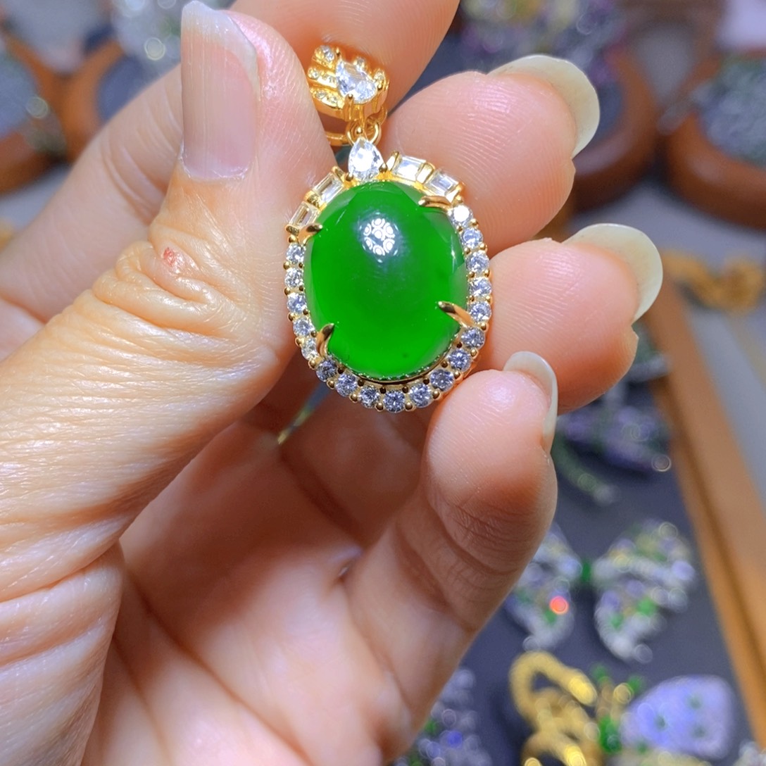 翡翠颈饰银S925镶嵌天然翡翠