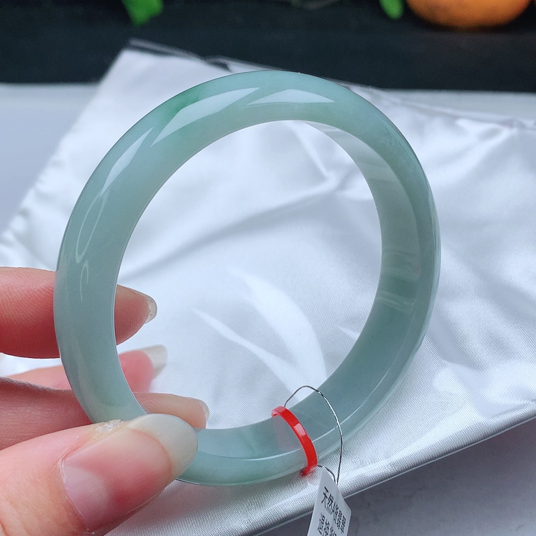 翡翠手镯未镶嵌58圈