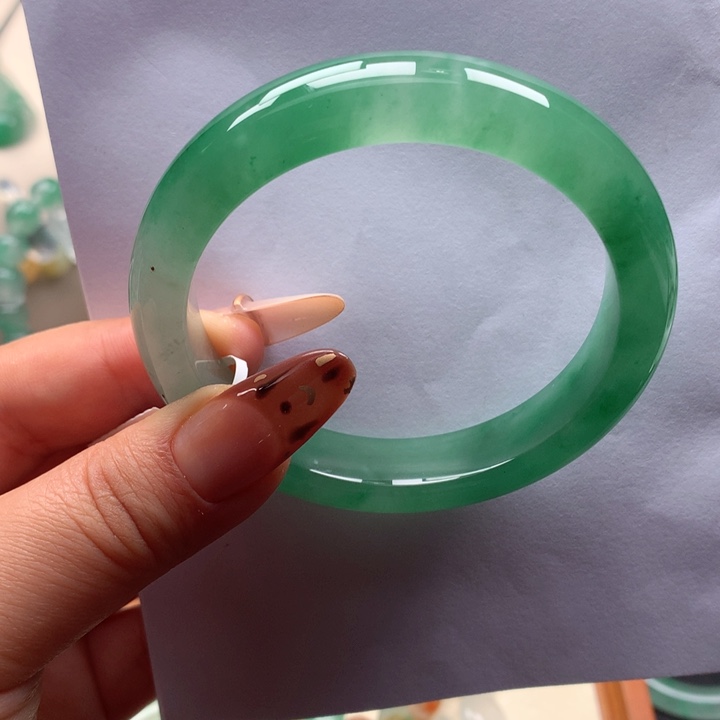 石英质玉未镶嵌手镯