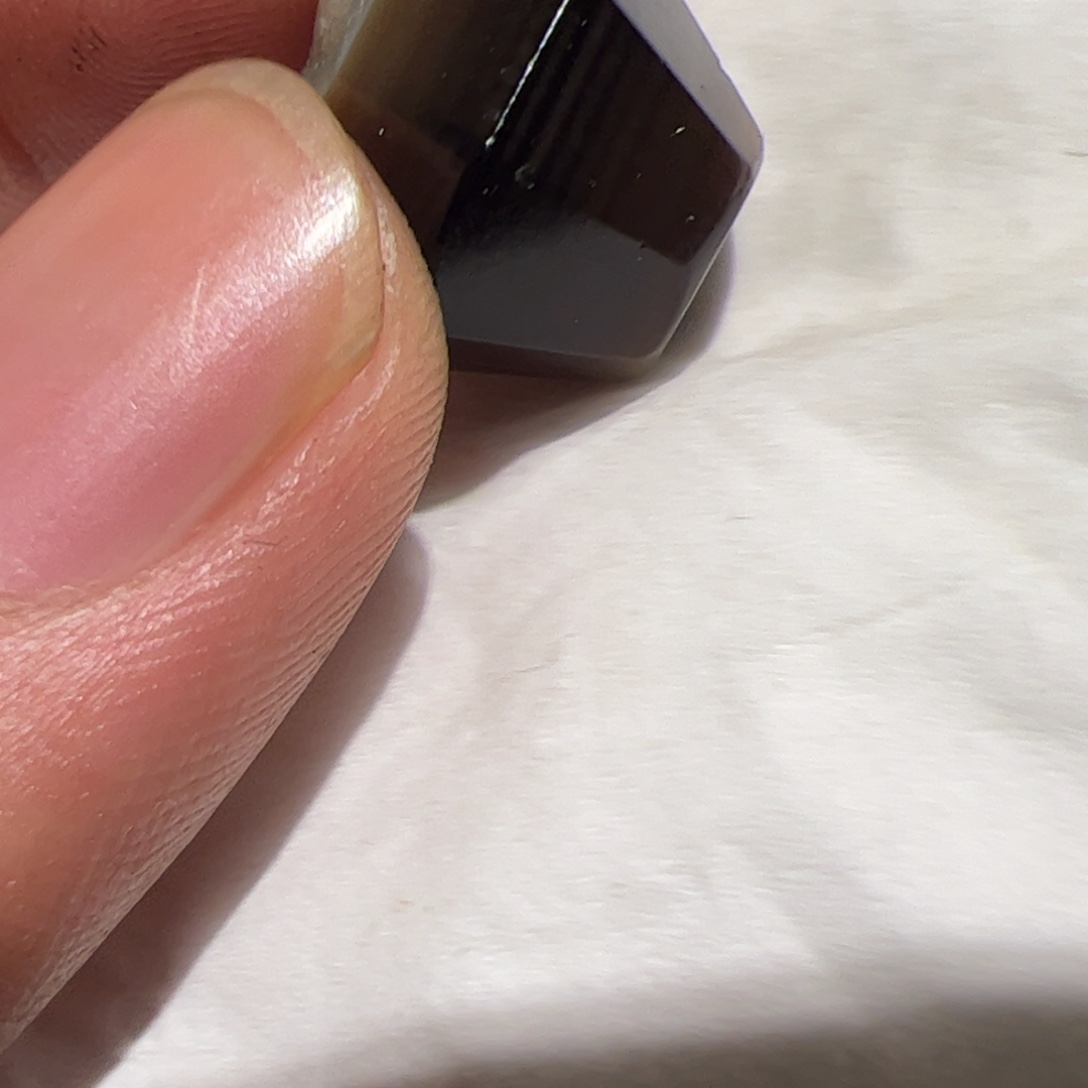 玻璃颈饰在家了一个