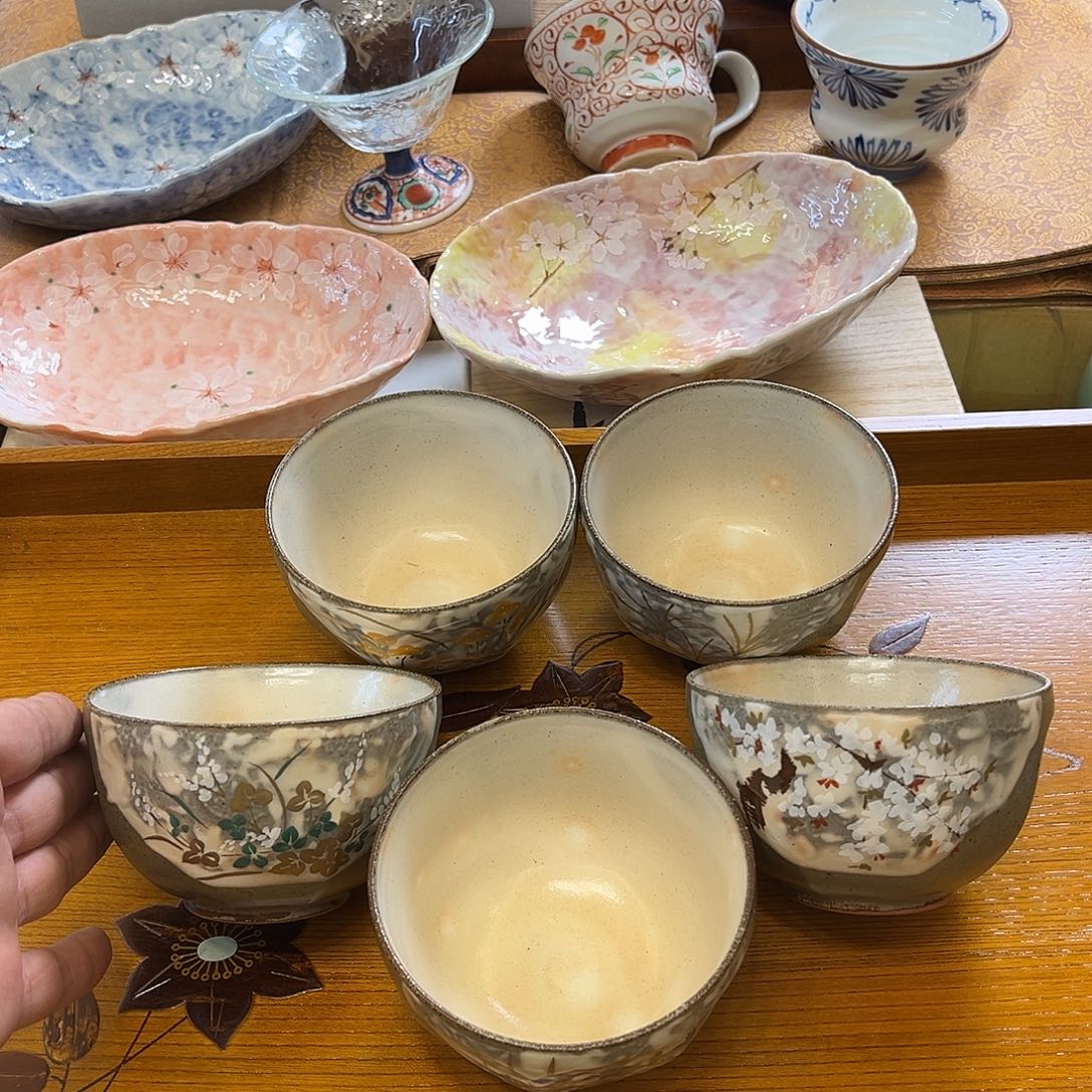 盖碗在一起就是要幸福快乐哦