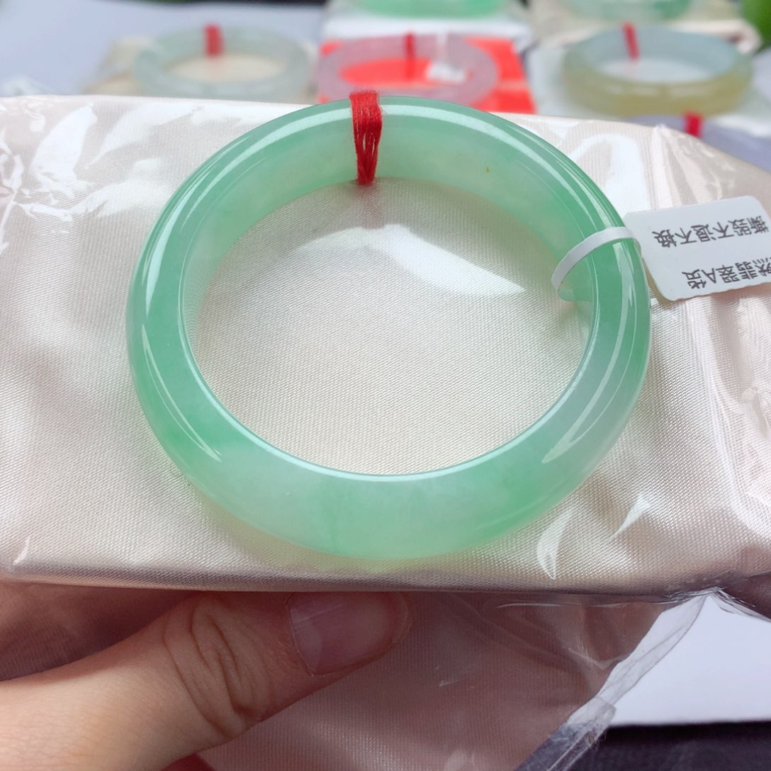 翡翠手镯未镶嵌52.4 很甜 小小