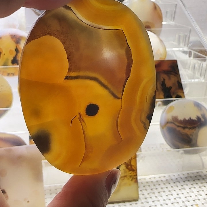 玛瑙/玉髓未镶嵌珠宝奇石