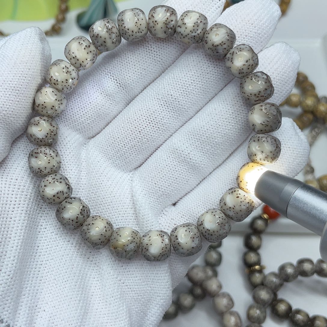 星月菩提手串25。10/9灰冰全玉化无相