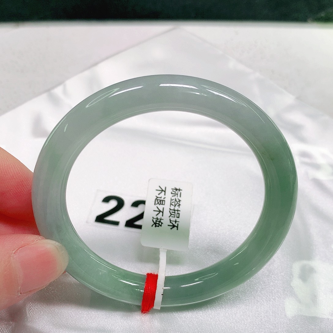 翡翠手镯（圆镯）未镶嵌24 号翡翠手镯