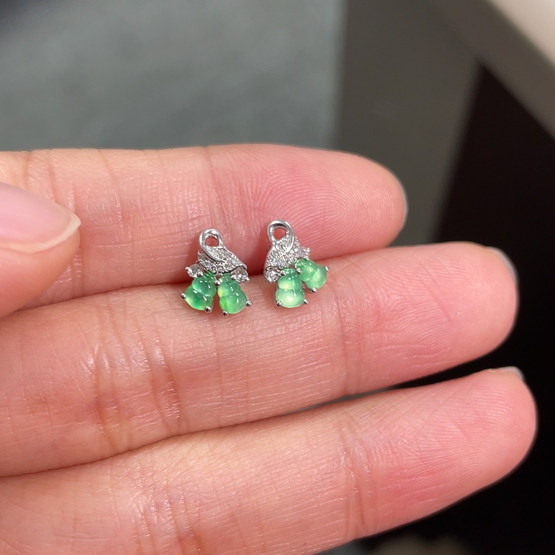 定制翡翠18K金镶嵌葫芦耳钉