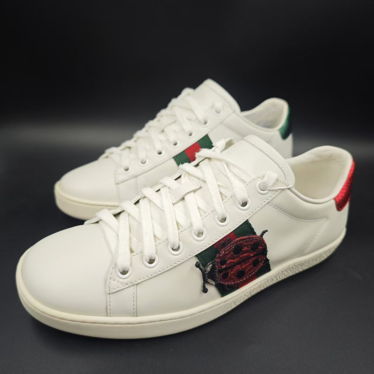 95新 GUCCI/古驰 男士时尚百搭菠萝瓢虫ACE低帮板鞋38欧码 los545
