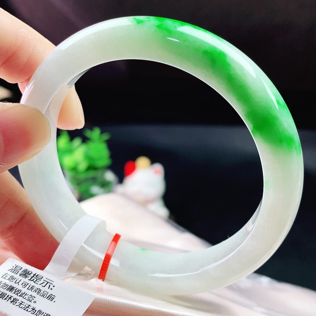 未镶嵌手镯翡翠56白底青