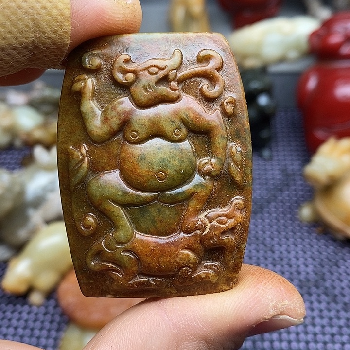 未镶嵌蛇纹石玉颈饰