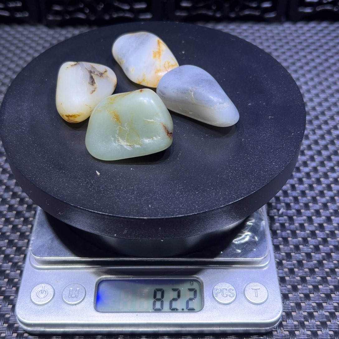 吊坠(不含链)未镶嵌和田玉（子料）82-8