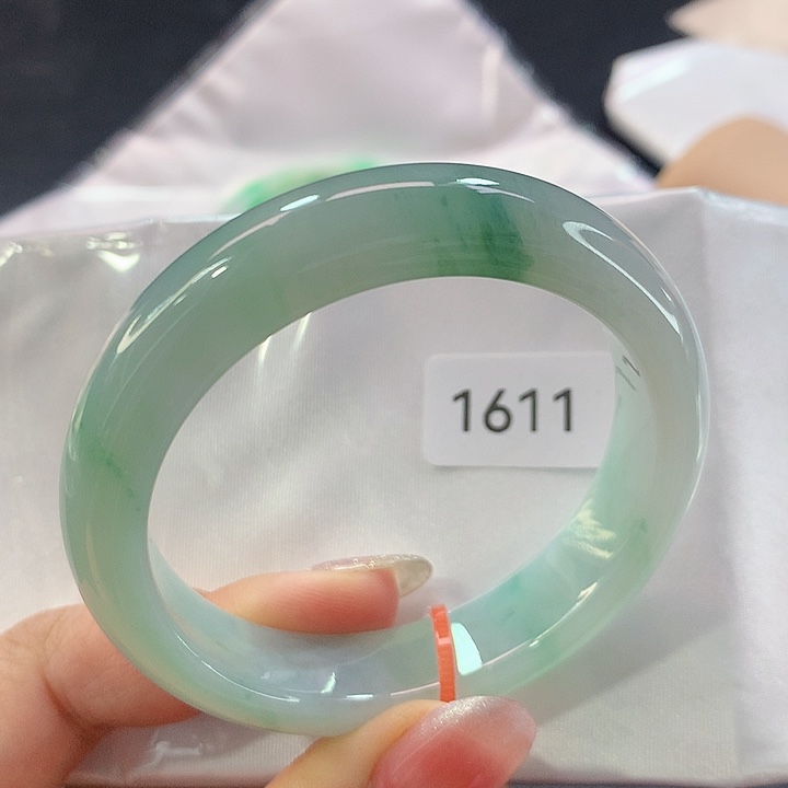 翡翠手镯未镶嵌03。