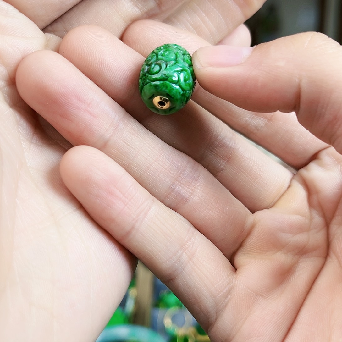 翡翠颈饰18K金镶嵌莉*吊坠