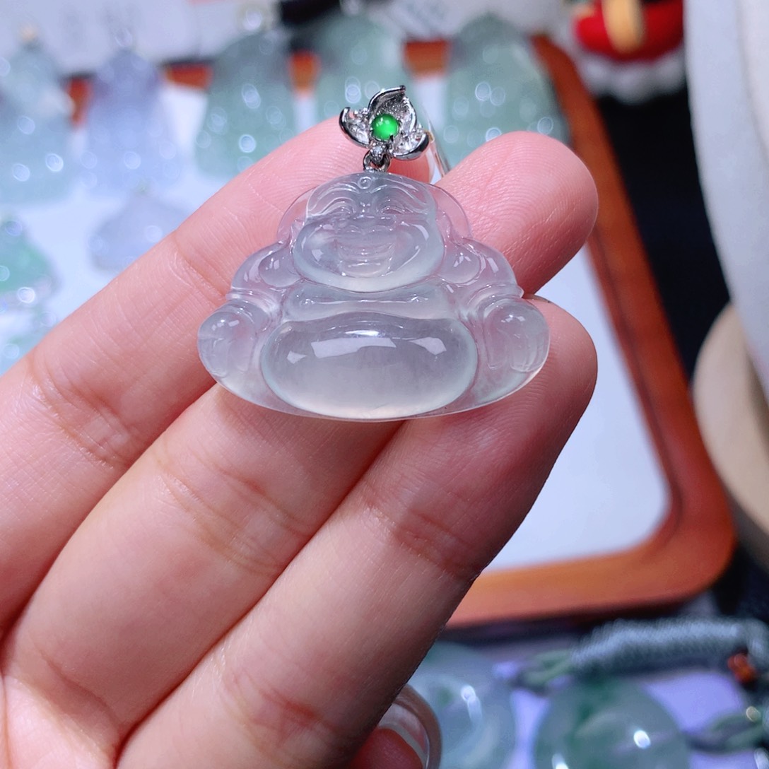 颈饰18K金镶嵌翡翠佛公