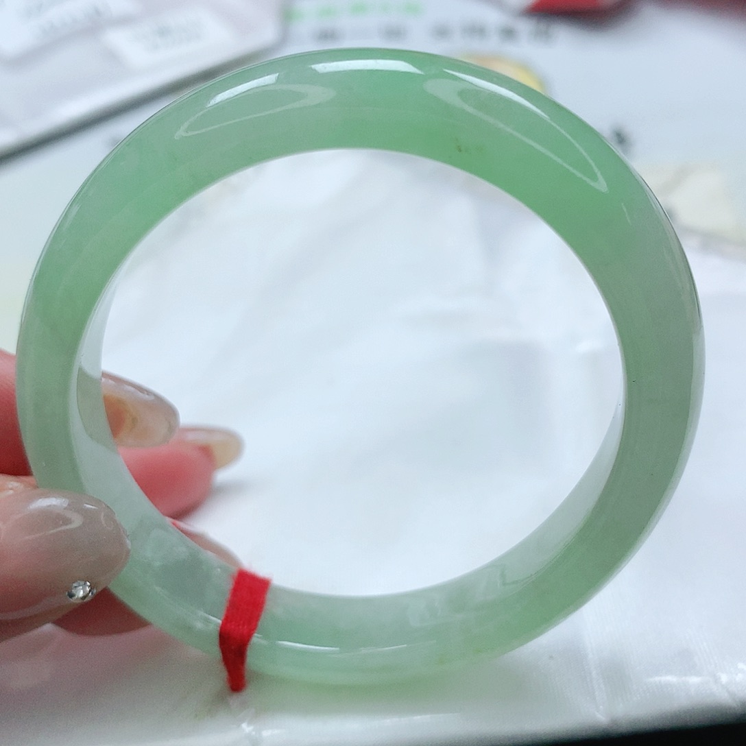 【闪购商品】翡翠手镯未镶嵌好**格缅甸天然A货翡翠