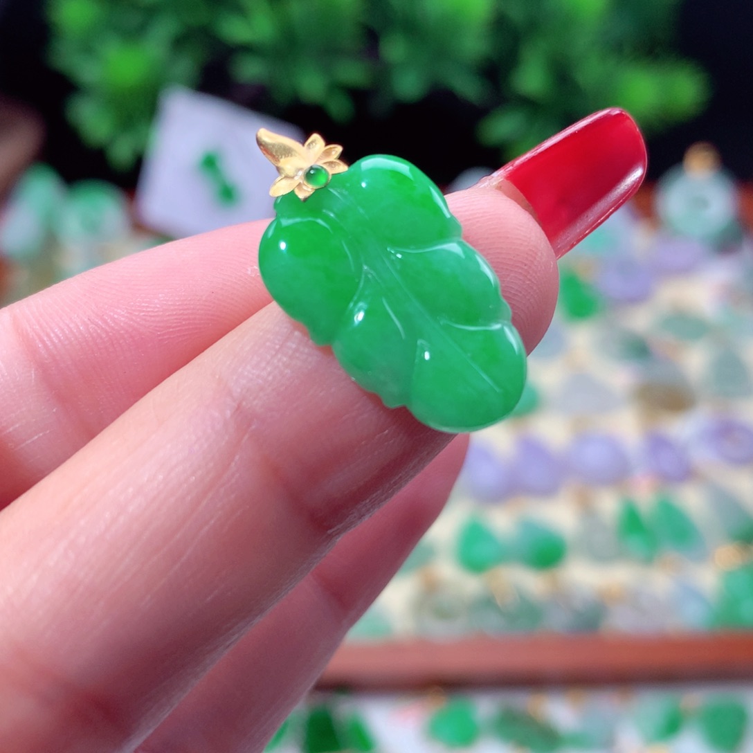 翡翠吊坠(不含链)18K金镶嵌