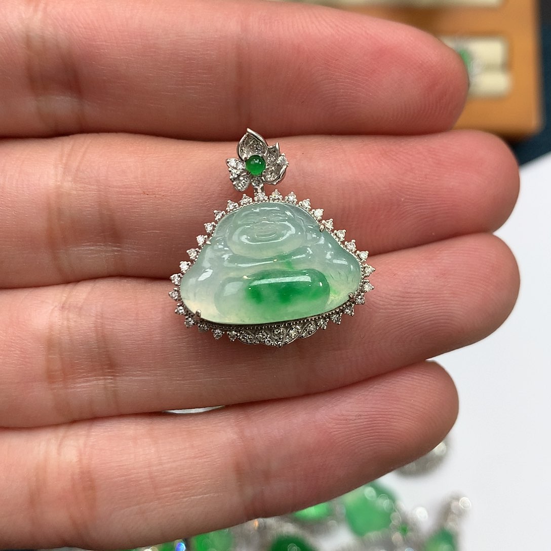 翡翠吊坠(不含链)18K金镶嵌飘绿佛公