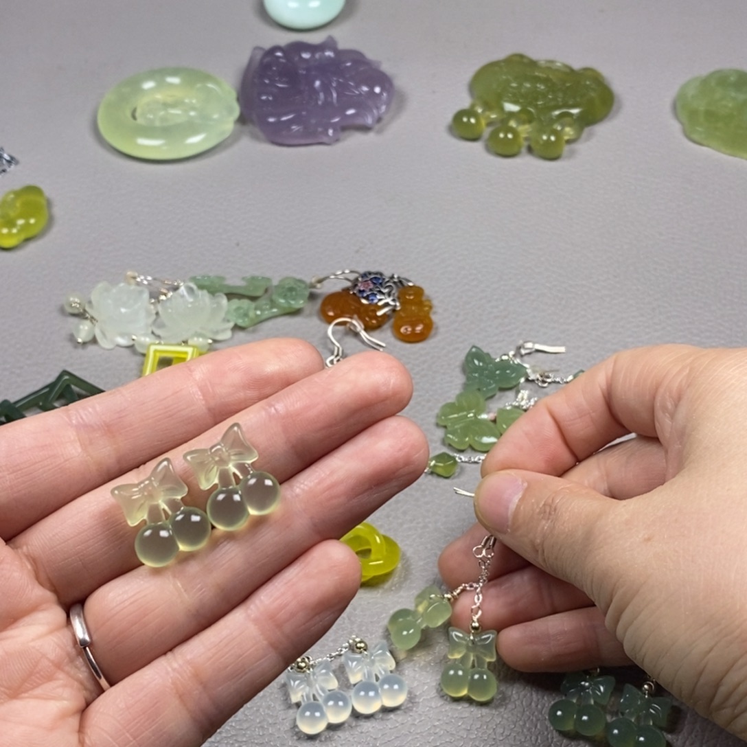 凤***飞蛇纹石玉未镶嵌挂件耳饰耳环项链