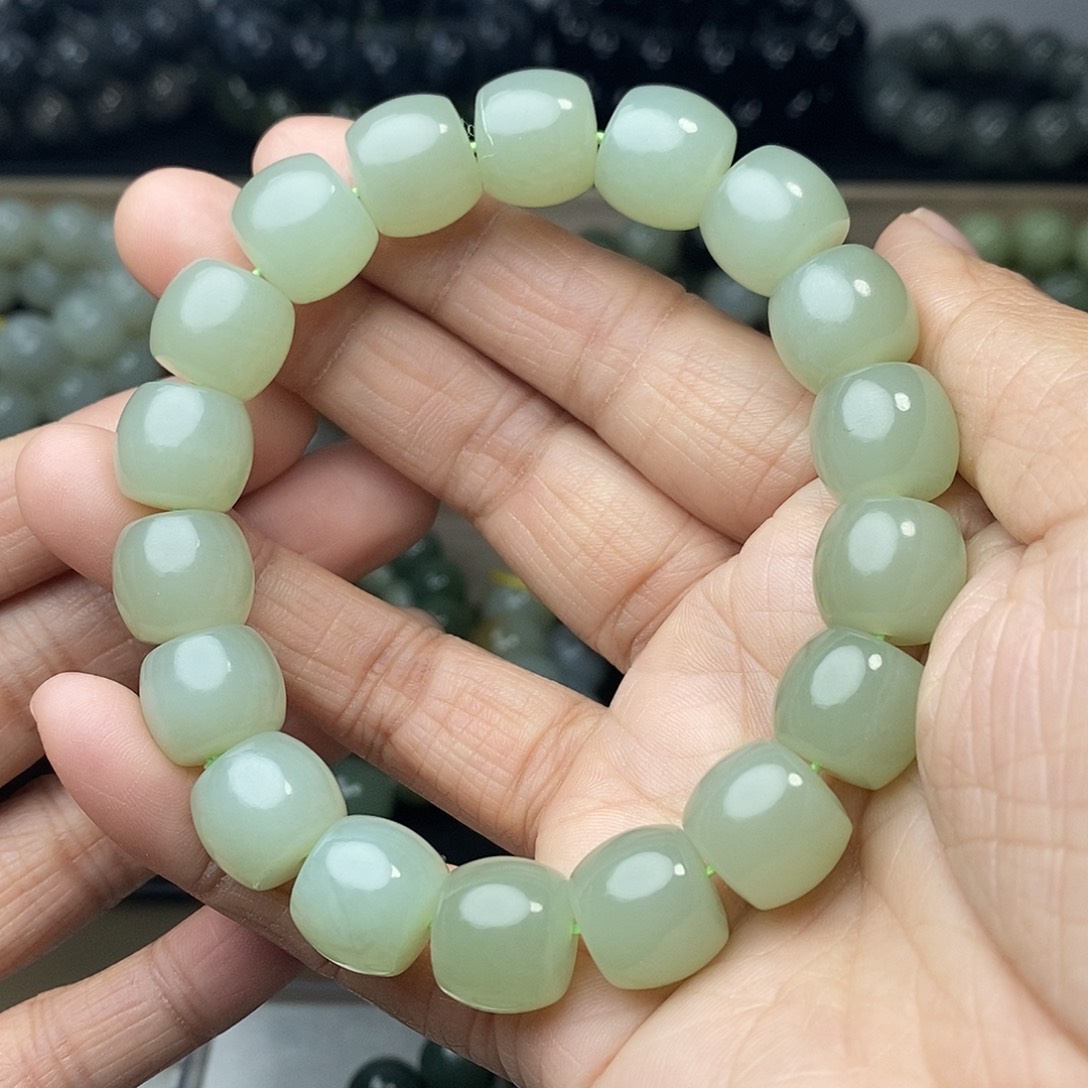 和田玉手链未镶嵌卡13