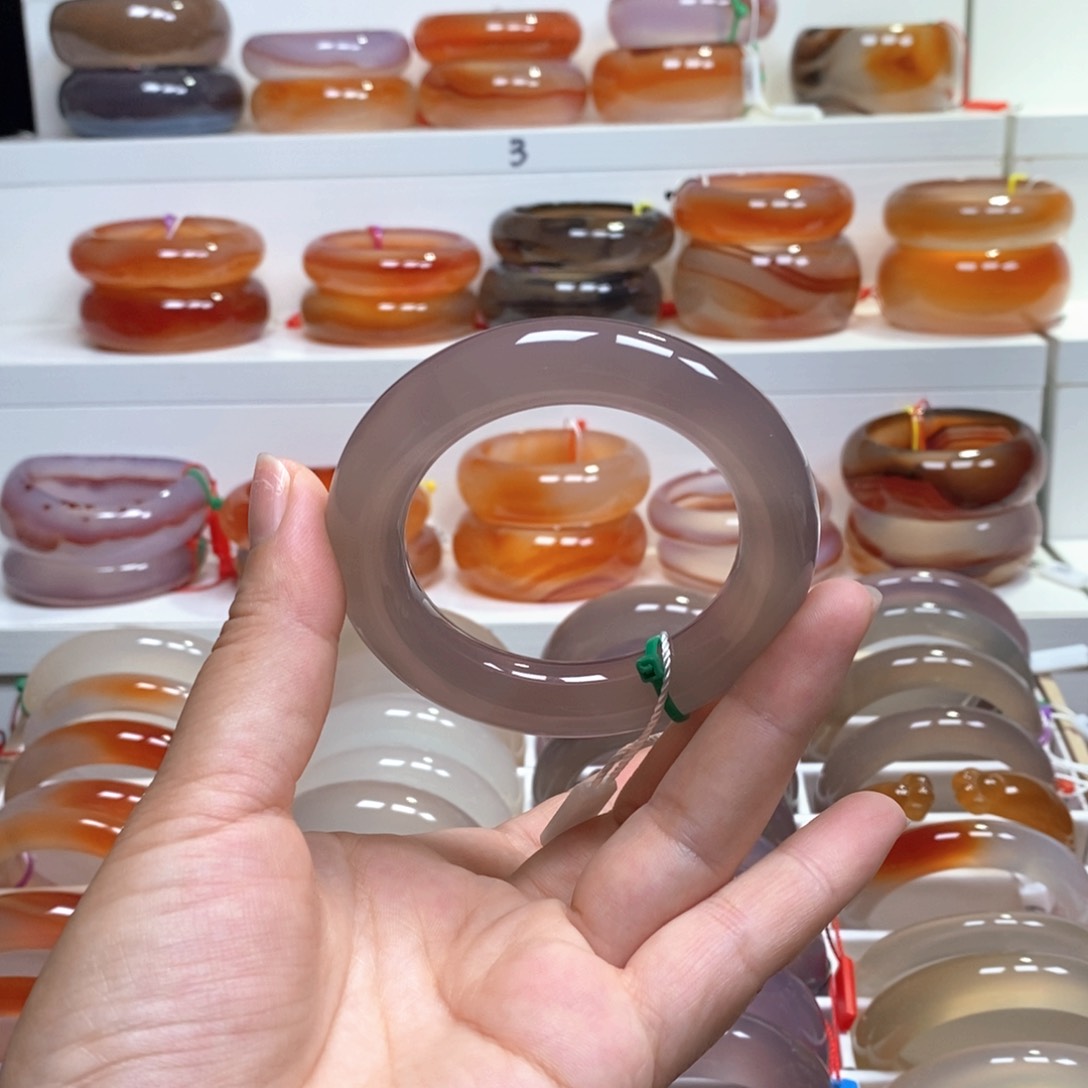 玛瑙/玉髓手镯未镶嵌炻***鱼