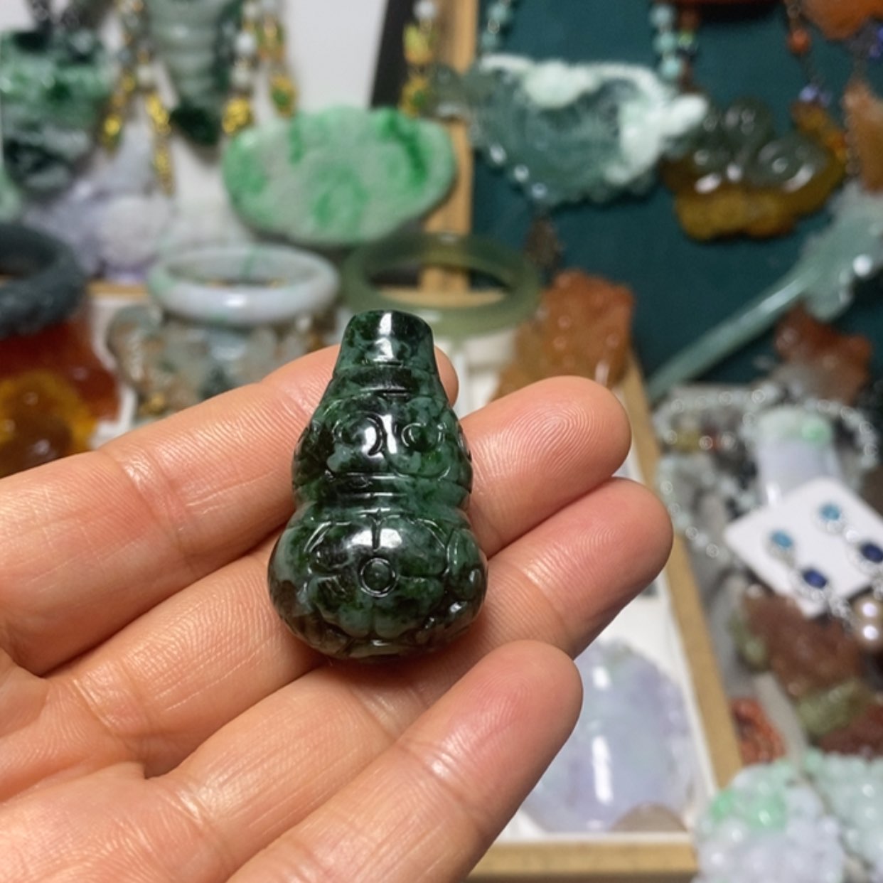 【闪购商品】翡翠吊坠(赠链)未镶嵌