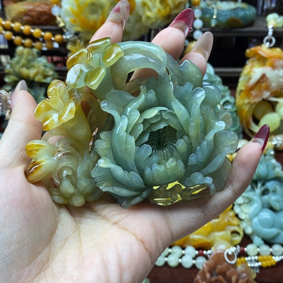 蛇纹石玉挂件未镶嵌