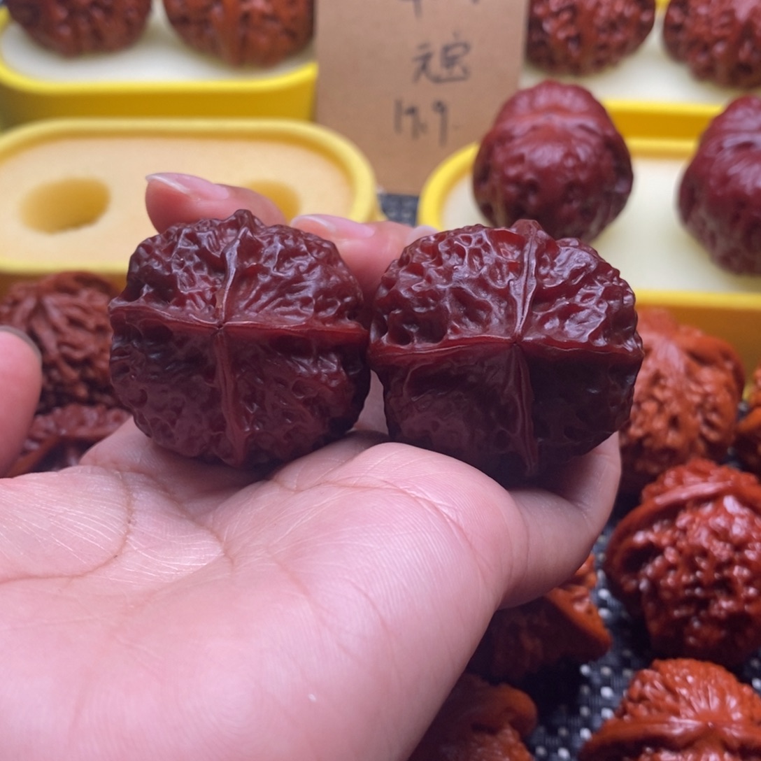 文玩核桃把件四棱