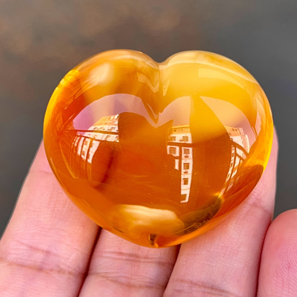 焦皮料鸡油红爱心吊坠