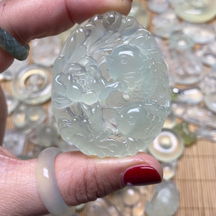 蛇纹石玉颈饰未镶嵌